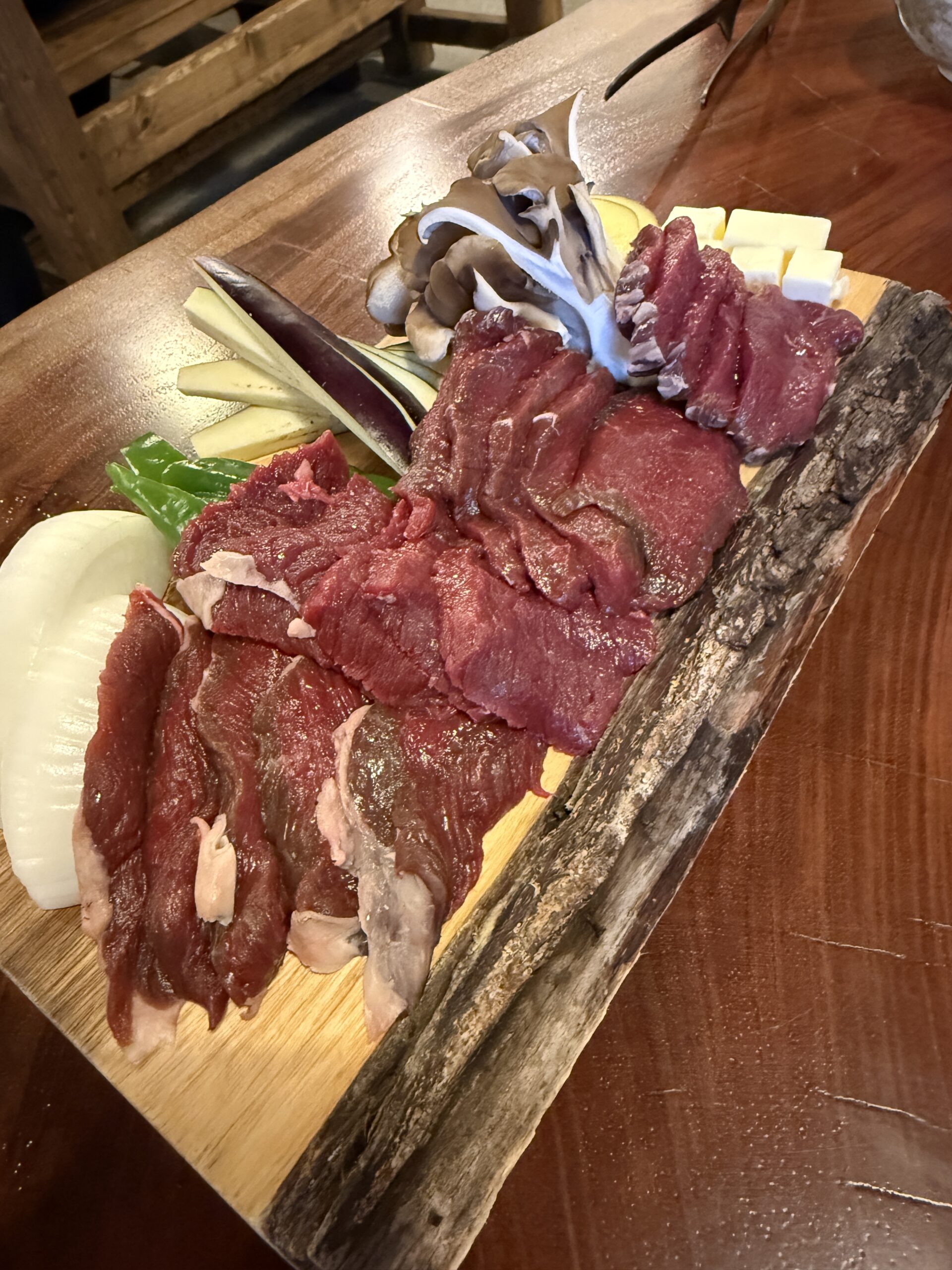 鹿肉で翌朝が変わった話。疲れたオジサンが試したジビエの底力